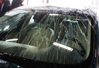 汽車玻璃的清洗方法及注意事