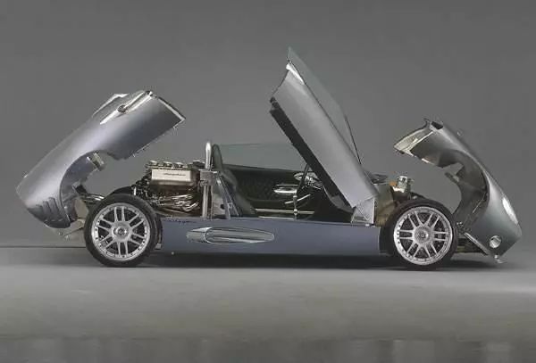 這三個車標，你了解嗎？它們都是“頂級”豪車！