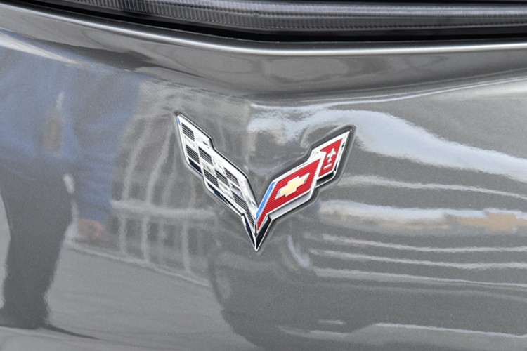 車標(biāo)帶翅膀的5個汽車品牌，個個都不好惹，較后一個很容易被認(rèn)錯
