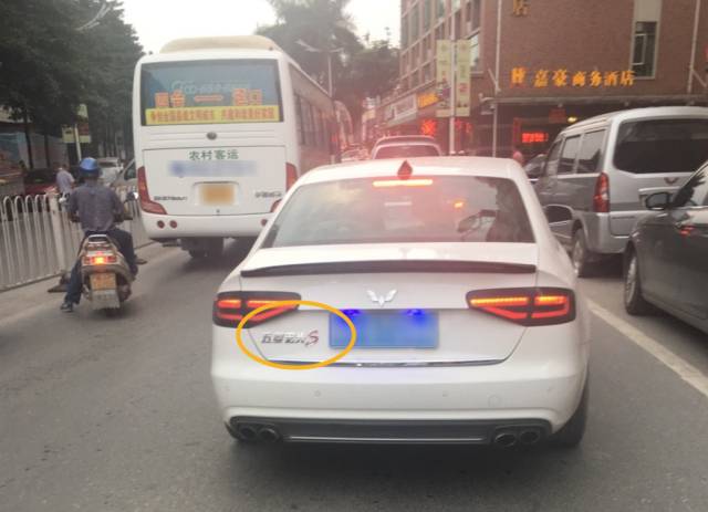 車標都被玩壞了！這些車主一個個都是戲精吧 但較酷的居然是…