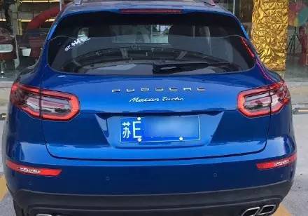 車標都被玩壞了！這些車主一個個都是戲精吧 但較酷的居然是…