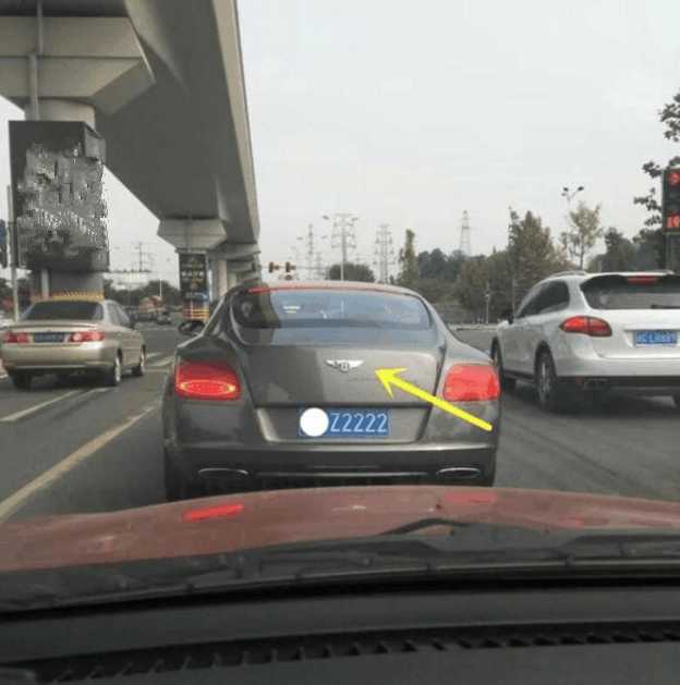 車標B帶著一雙翅膀就是賓利?國產(chǎn)車顛覆你的認識觀