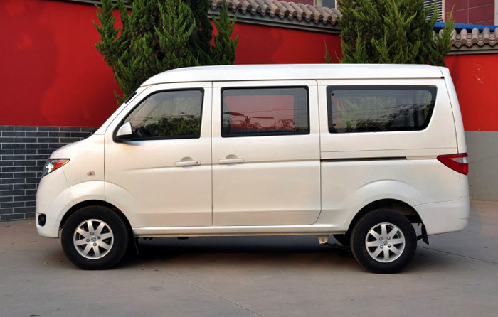 國產(chǎn)較霸氣面包車！車標(biāo)帶一頭牛，蘭博基尼看了嚇一跳