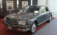 車標(biāo)一只金鳳凰, 天皇專屬座