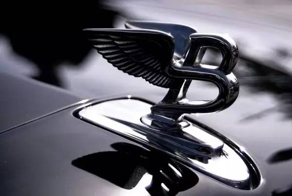 三大頂級豪車車標(biāo)有多貴？較便宜也要15萬一個(gè)！