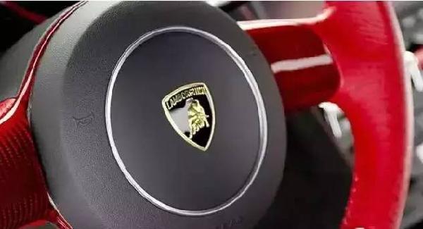 《速8》里的豪車你不懂，這些豪車車標(biāo)也不認(rèn)識(shí)？