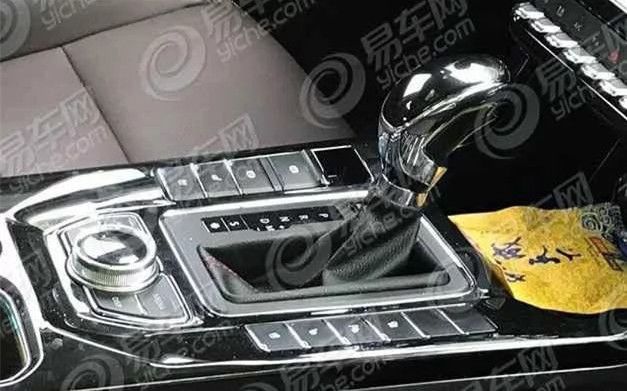 8萬(wàn)塊買一國(guó)產(chǎn)神車，外觀像路虎，車標(biāo)像長(zhǎng)安，一說(shuō)車名就像當(dāng)老板！