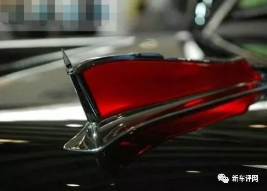 全球比較有“價(jià)值”幾個(gè)車標(biāo)，價(jià)值估計(jì)達(dá)到500億，有一個(gè)來自中