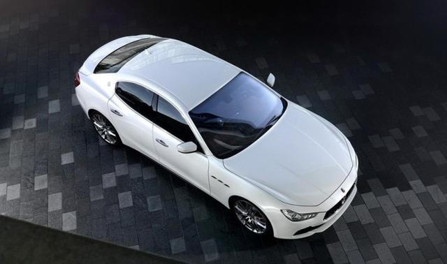 車標(biāo)值300萬賣80萬，可坐進去連40萬的車都不如