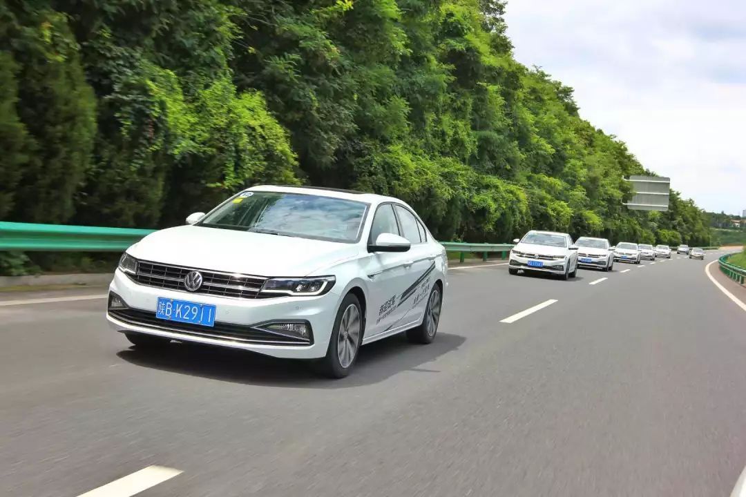 這款車除了LOGO和以前一樣，別的都變了