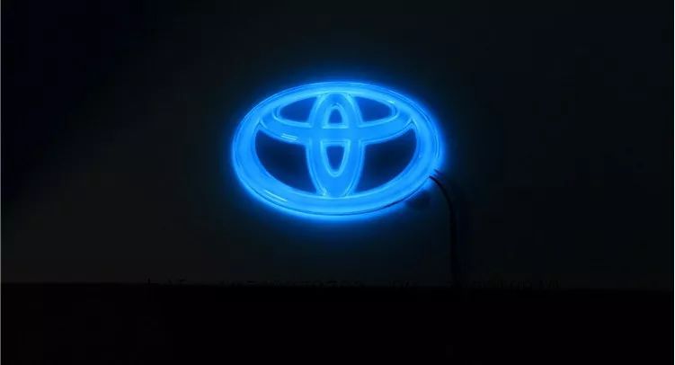 時隔30年豐田再換車標，這新LOGO能晃瞎你！