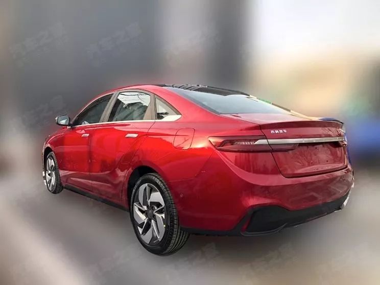 吉利新LOGO加持，這款車聽說要挑戰(zhàn)特斯拉Model 3！