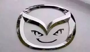 各大汽車車標(biāo)被玩壞，較惡搞的當(dāng)屬東風(fēng)標(biāo)致！