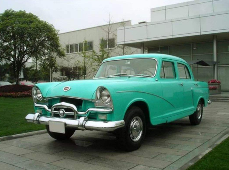 這個(gè)國(guó)產(chǎn)汽車品牌要復(fù)出了！榮威先把車標(biāo)換上了