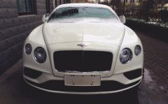 賓利車標15萬，還不對稱，左