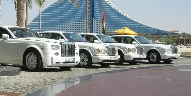 勞斯萊斯、賓利的立標這么漂亮，為何其它車不用？