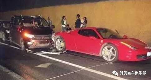秋名山車神究竟被誰打敗了？如今車標依然在，不見當(dāng)年老司機！