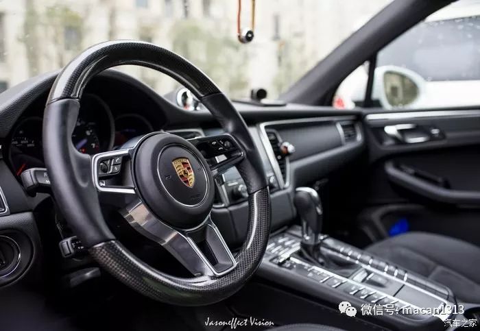 小哥花了一輛macan的錢來改裝新提的車，尤其那個輪轂。。。。。
