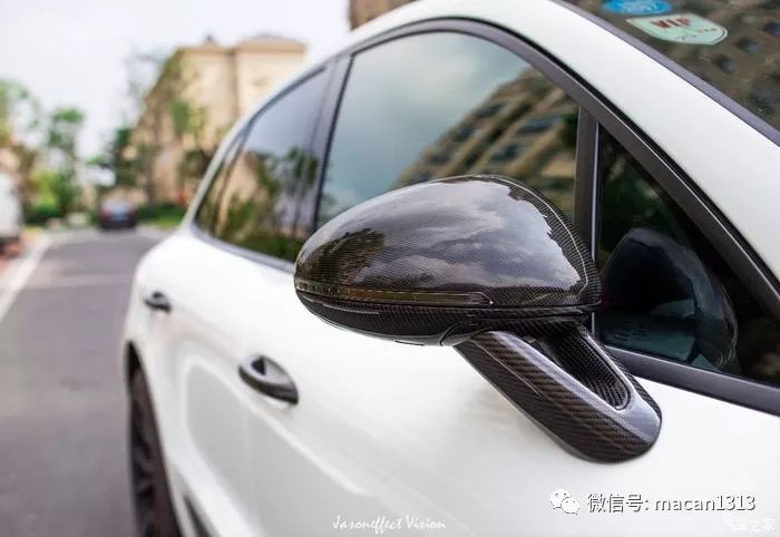 小哥花了一輛macan的錢來改裝新提的車，尤其那個輪轂。。。。。