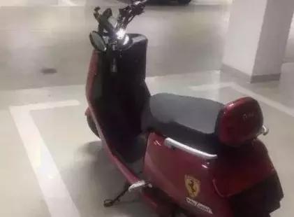 王思聰車庫還停著一部小電動，一看車標(biāo)吸了一口涼氣！