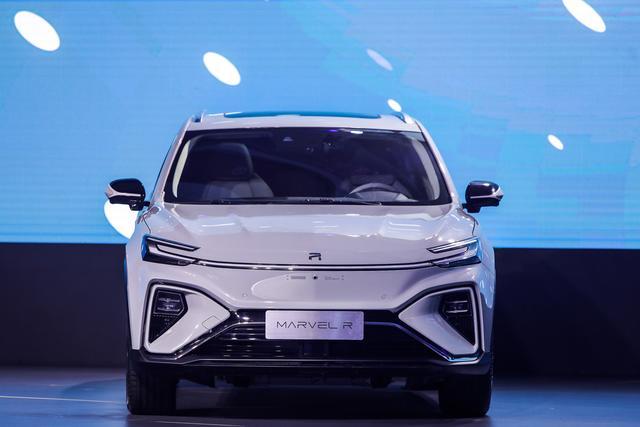 上汽榮威R標(biāo)首款新車榮威R ER6上市 620km超長(zhǎng)續(xù)航