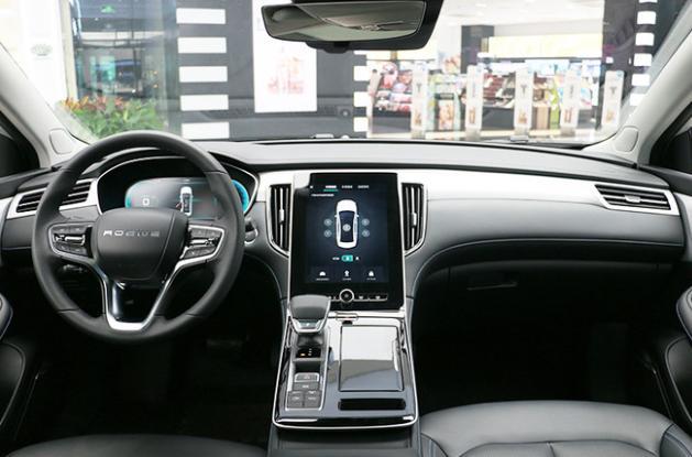 上汽榮威R標(biāo)首款新車榮威R ER6上市 620km超長(zhǎng)續(xù)航