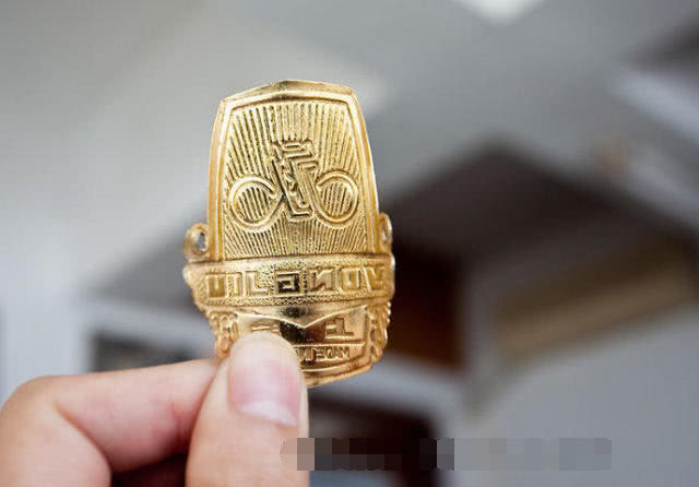 為什么國(guó)產(chǎn)車都不用漢字車標(biāo)？苐yi個(gè)堪稱經(jīng)典