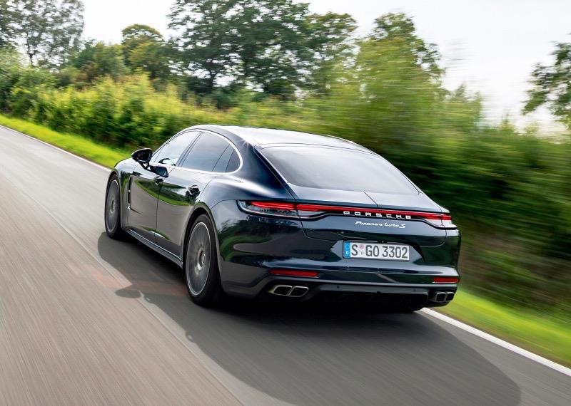 ۃr97.3fԪrPanamera܇